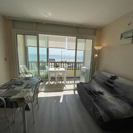 En Bord De Avec Balcon Et Parking - Fr-1-224c-334