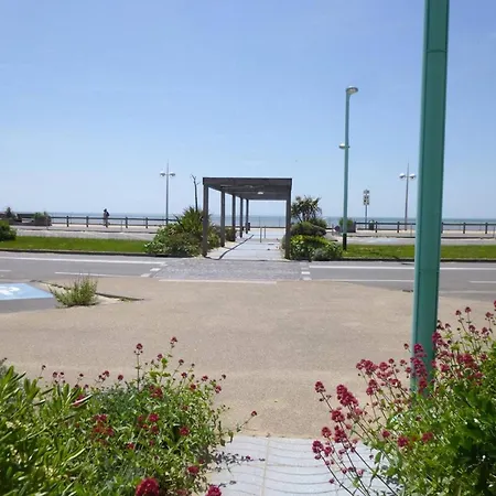 En Bord De Avec Balcon Et Parking - Fr-1-224c-334 Saint-Jean-de-Monts