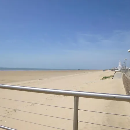 Apartment En Bord De Avec Balcon Et Parking - Fr-1-224c-334 *