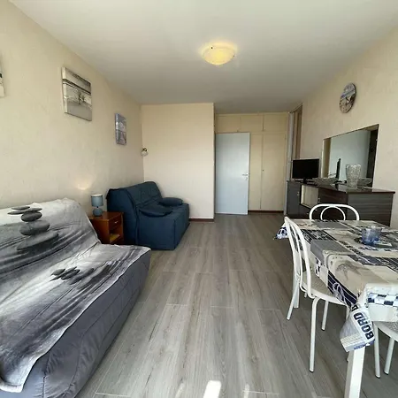 En Bord De Avec Balcon Et Parking - Fr-1-224c-334