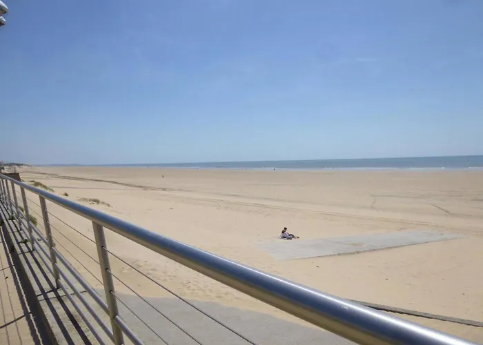 아파트 En Bord De Avec Balcon Et Parking - Fr-1-224c-334 *